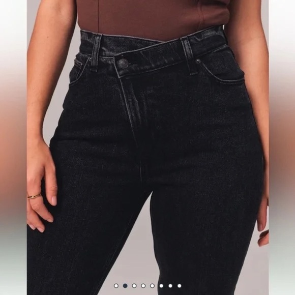 NEW Abercrombie The 90s Straight Ultra High Rise Black Jeans Size 34 Short - Picture 10 of 11